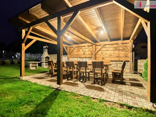 Prodej vily 570 m², pozemek 1109 m²