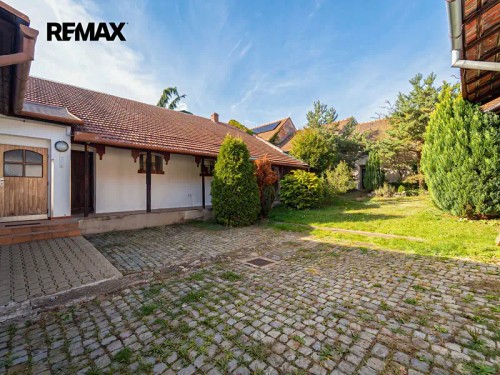 Prodej domu 427 m², pozemek 858 m²