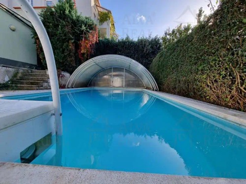 Prodej vily 354 m², pozemek 525 m²