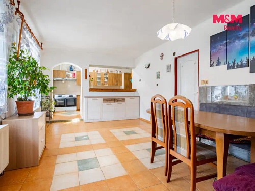 Prodej domu 350 m², pozemek 7949 m²