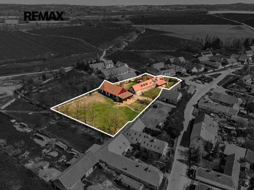 Prodej zemědělské usedlosti 770 m², pozemek 25646 m²