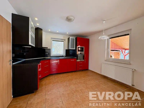 Prodej domu 245 m², pozemek 747 m²