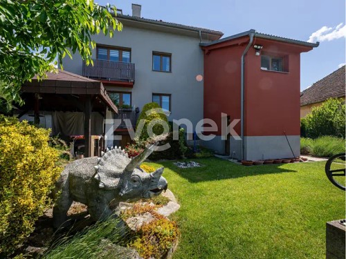 Prodej domu 284 m², pozemek 784 m²
