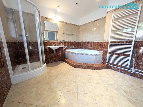 Prodej domu 240 m², pozemek 1087 m²