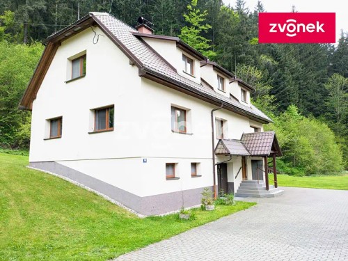 Prodej domu 250 m², pozemek 3800 m²