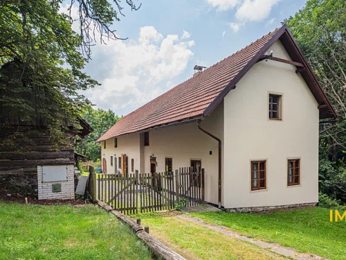 Prodej domu 233 m², pozemek 1102 m²