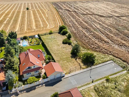 Prodej stavebního pozemku 975 m²