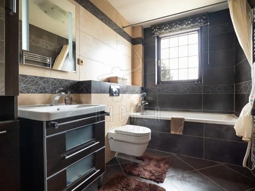 Prodej domu 308 m², pozemek 1226 m²