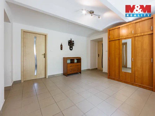 Prodej domu 280 m², pozemek 1293 m²