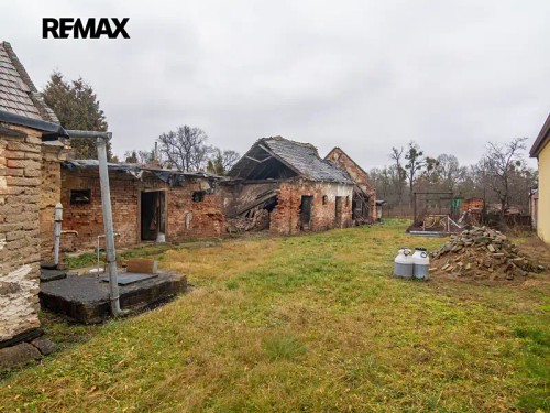 Prodej stavebního pozemku 1721 m²