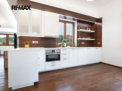 Prodej domu 220 m², pozemek 1004 m²