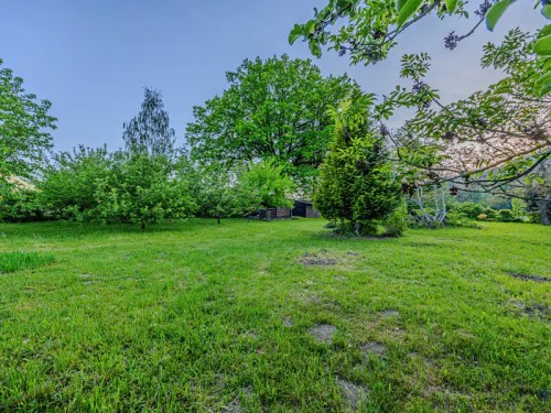 Prodej stavebního pozemku 2092 m²