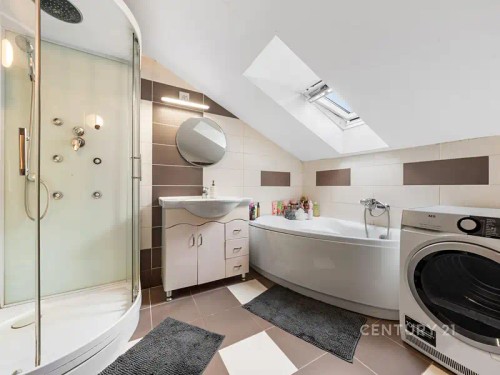 Prodej domu 357 m², pozemek 265 m²