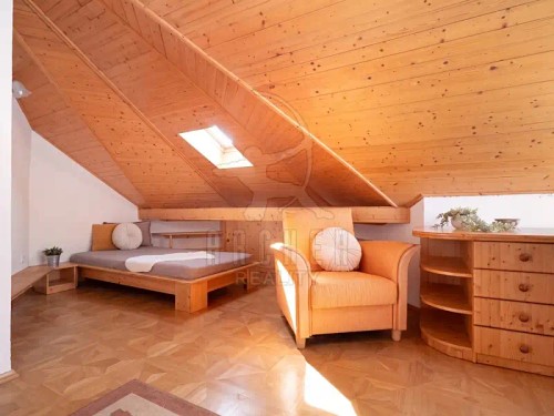 Prodej domu 330 m², pozemek 3732 m²