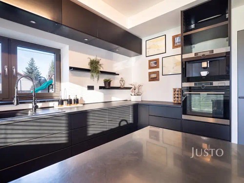 Prodej domu 349 m², pozemek 1385 m²