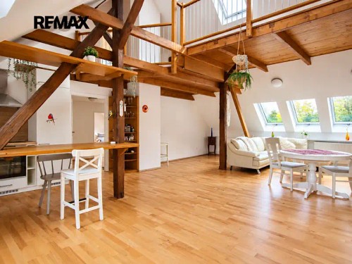 Prodej domu 272 m², pozemek 143 m²