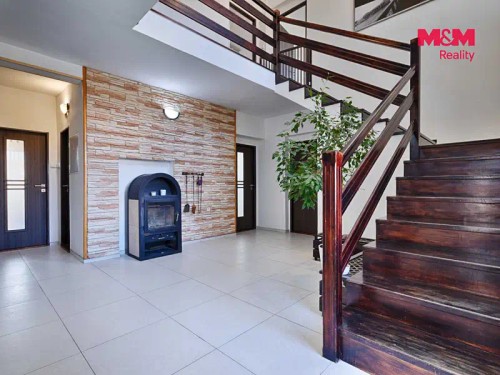 Prodej domu 303 m², pozemek 924 m²