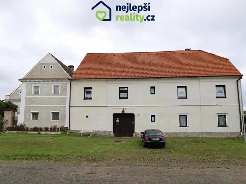 Dům, 446 m²