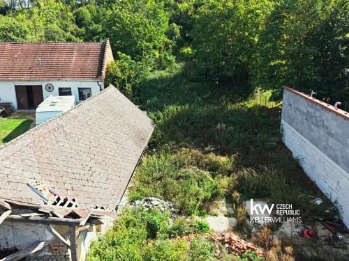 Prodej stavebního pozemku 2165 m²