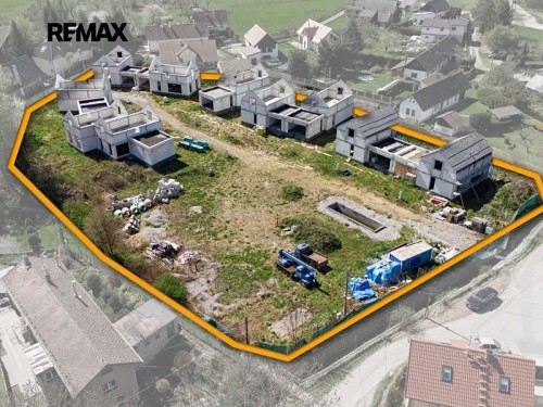 Prodej stavebního pozemku 7643 m²