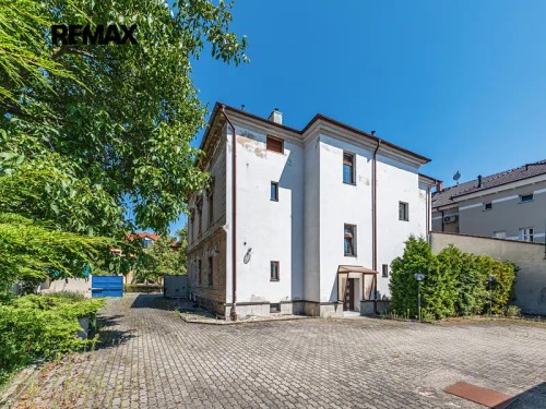 Prodej domu 400 m², pozemek 821 m²