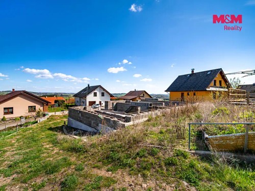 Prodej stavebního pozemku 1202 m²