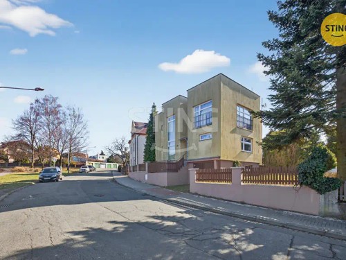 Prodej vily 292 m², pozemek 555 m²