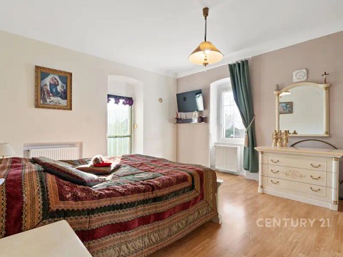 Prodej domu 900 m², pozemek 2785 m²