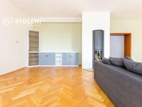 Prodej domu 382 m², pozemek 747 m²