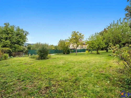 Prodej stavebního pozemku 827 m²