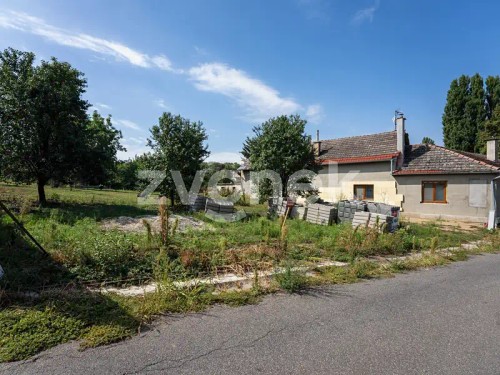 Prodej stavebního pozemku 800 m²