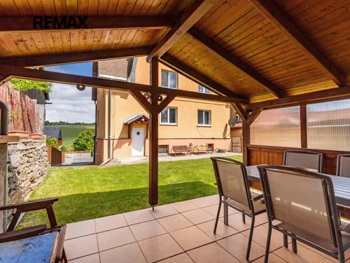 Prodej domu 328 m², pozemek 758 m²