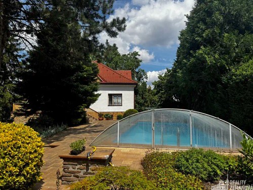 Prodej domu 250 m², pozemek 2043 m²