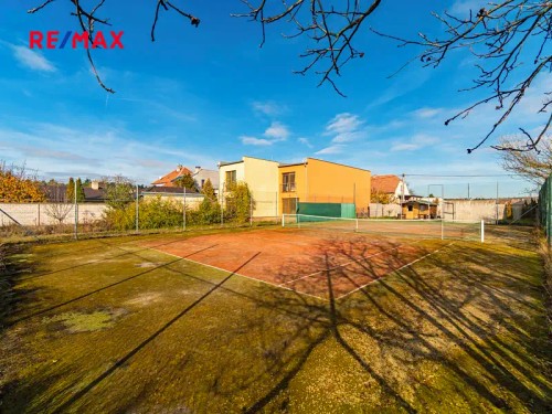 Prodej stavebního pozemku 832 m²
