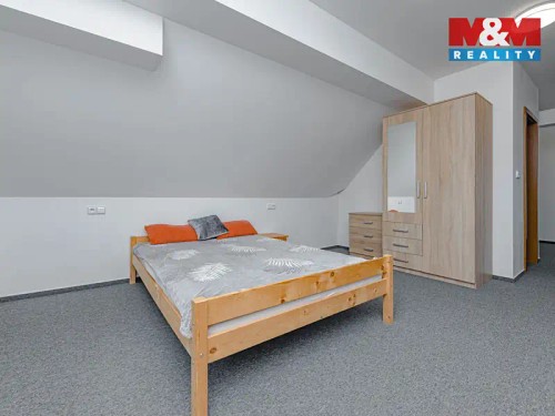 Prodej chalupy 386 m², pozemek 1335 m²