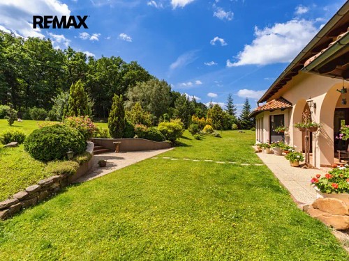 Prodej domu 652 m², pozemek 7174 m²