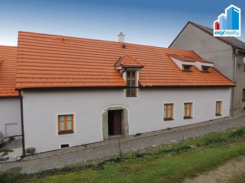 Prodej domu 330 m², pozemek 381 m²