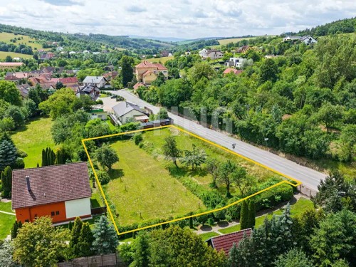 Prodej stavebního pozemku 1750 m²