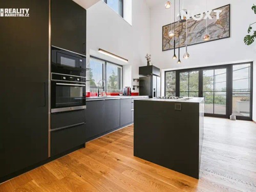 Prodej vily 420 m², pozemek 797 m²