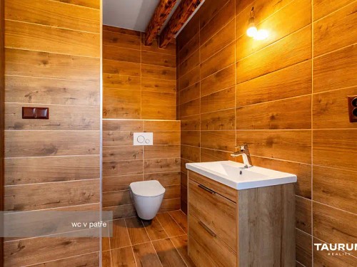Prodej domu 366 m², pozemek 1448 m²