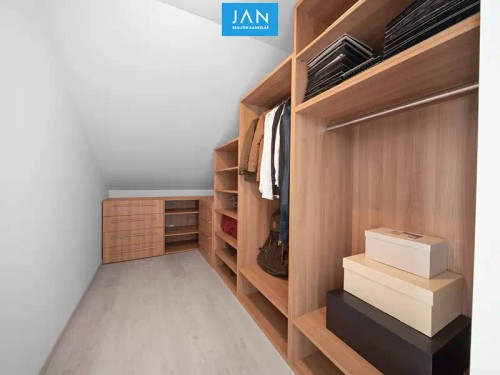 Prodej domu 385 m², pozemek 1560 m²