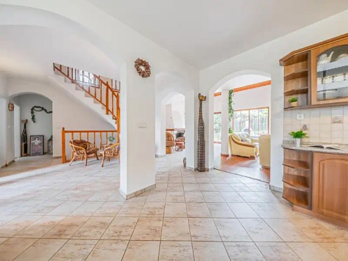 Prodej domu 370 m², pozemek 1856 m²