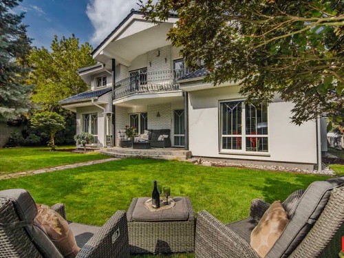 Prodej vily 358 m², pozemek 1157 m²