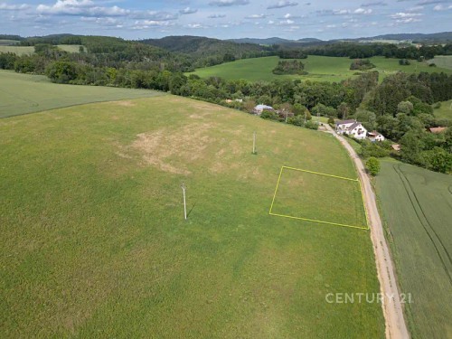 Prodej stavebního pozemku 999 m²