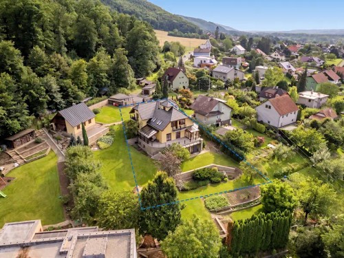 Prodej vily 540 m², pozemek 1300 m²