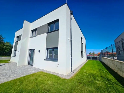 Prodej domu 279 m², pozemek 857 m²