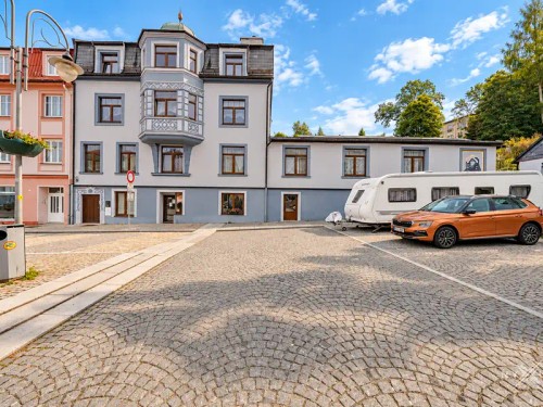 Prodej domu 932 m², pozemek 1353 m²