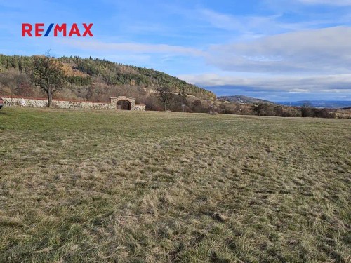 Prodej stavebního pozemku 1556 m²