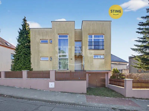 Prodej vily 292 m², pozemek 555 m²