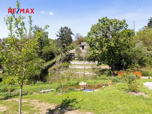 Prodej stavebního pozemku 1537 m²